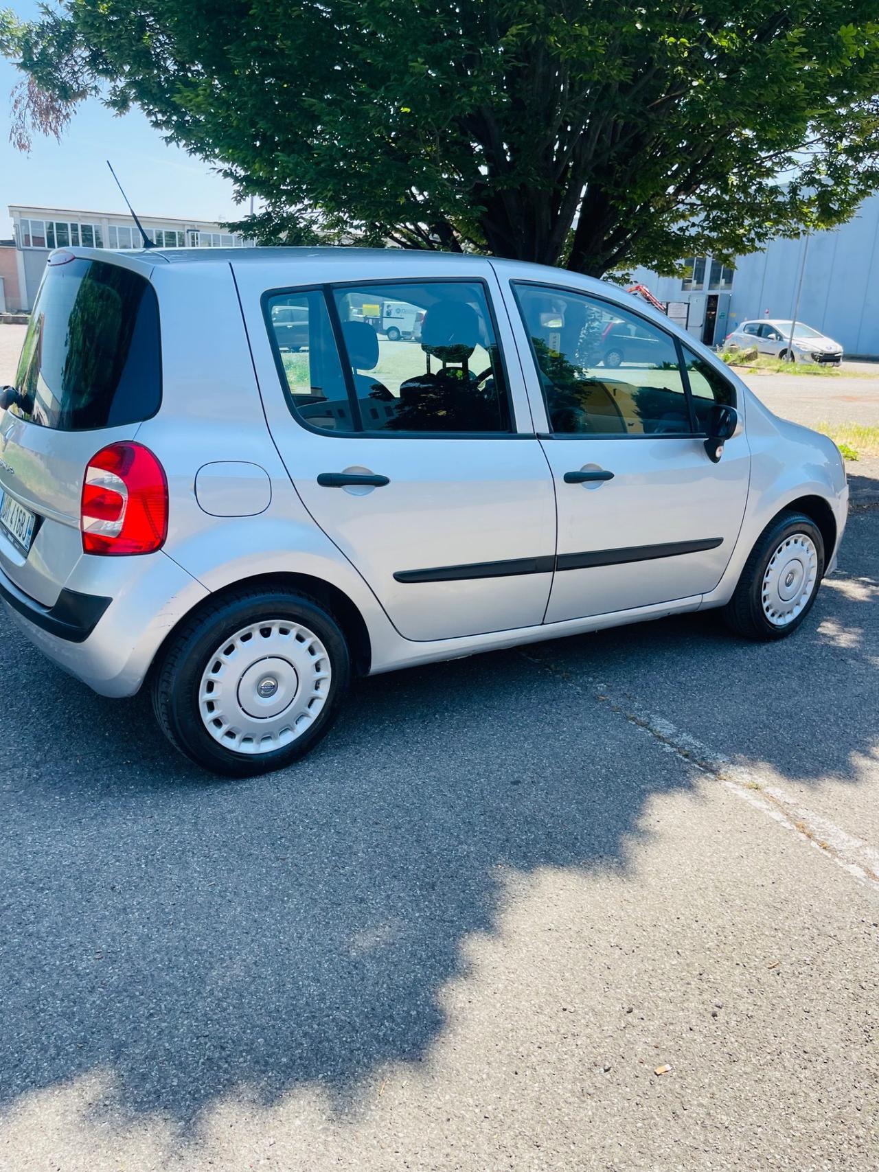 Renault Modus Grand 1.2 16V Dynamique