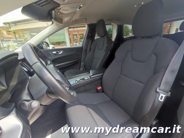 VOLVO XC60 B4 (d) AWD Geartronic Momentum