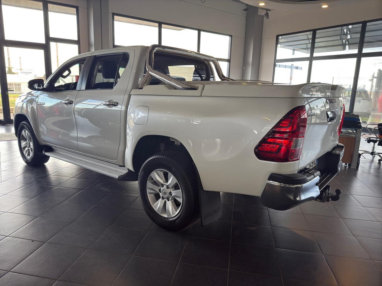 Toyota Hilux 2.4 D-4D 4WD 4 porte Double Cab Lounge