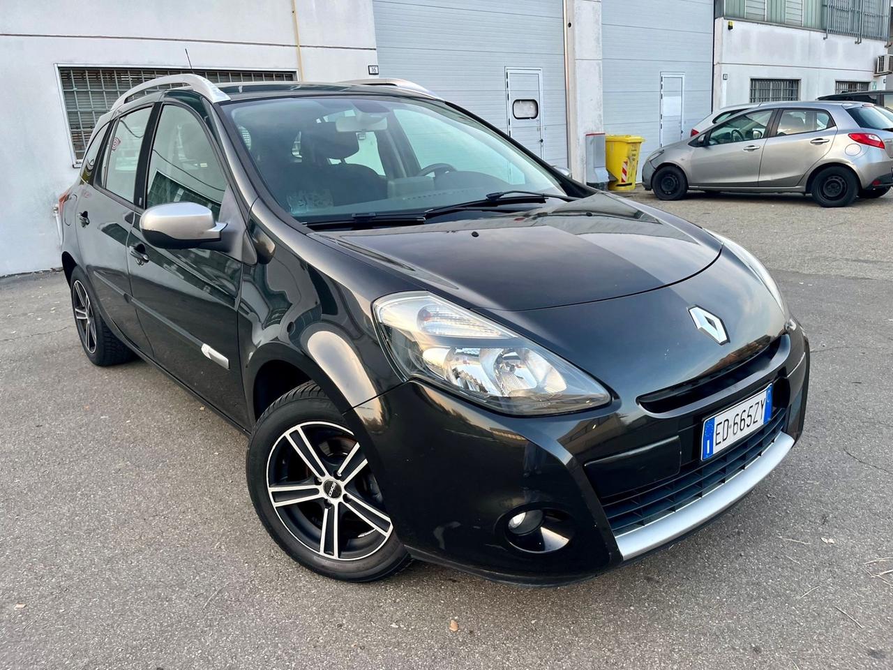 Renault Clio sw 1.2benz 2011 164.000km perfetta