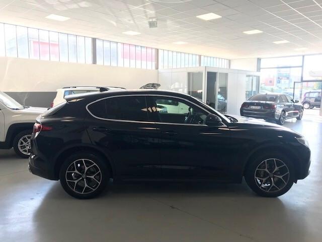 Alfa Romeo Stelvio 2.2 Turbodiesel 210 CV AT8 Q4 Executive PALETTE AL VOLANTE + CARBONIO INTERNO