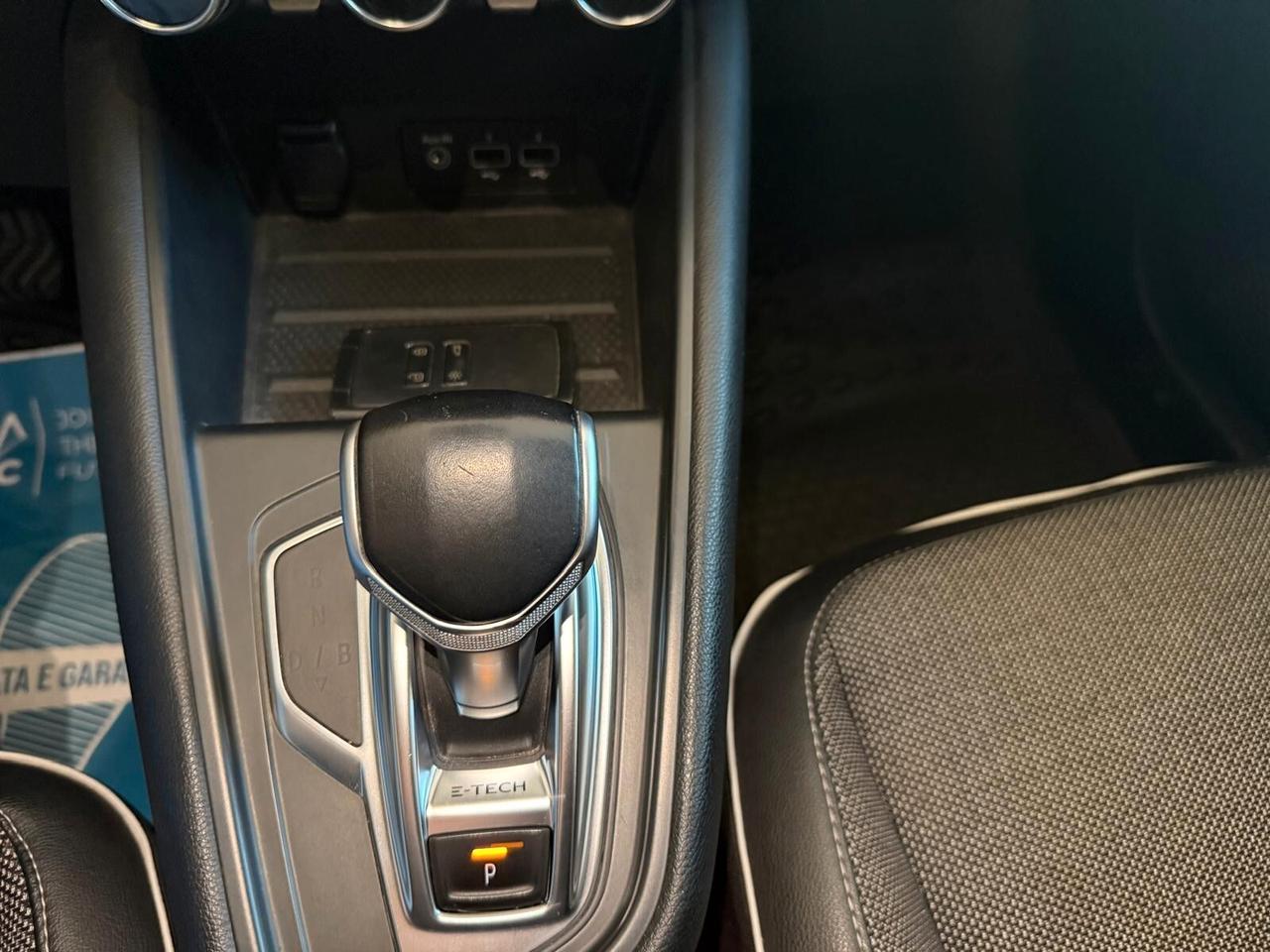 Renault Captur Plug-in Hybrid E-Tech 160 CV Initiale Paris