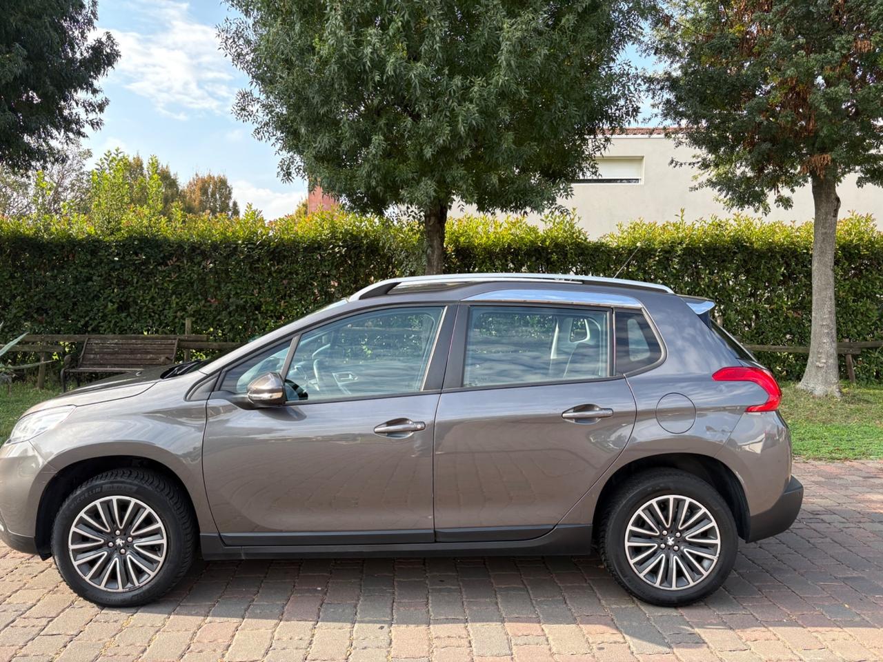 Peugeot 2008 1.2 VTi 82CV Allure