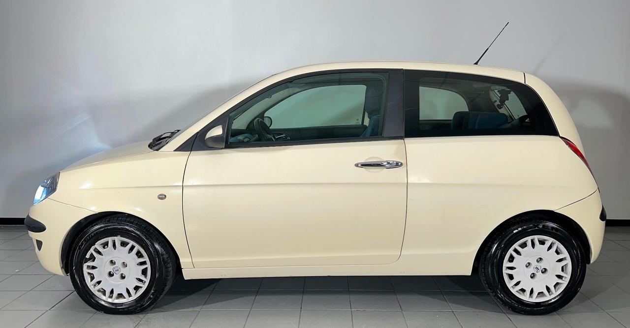 Lancia Ypsilon 1.2 Gold - BLACK DECEMBER Promo