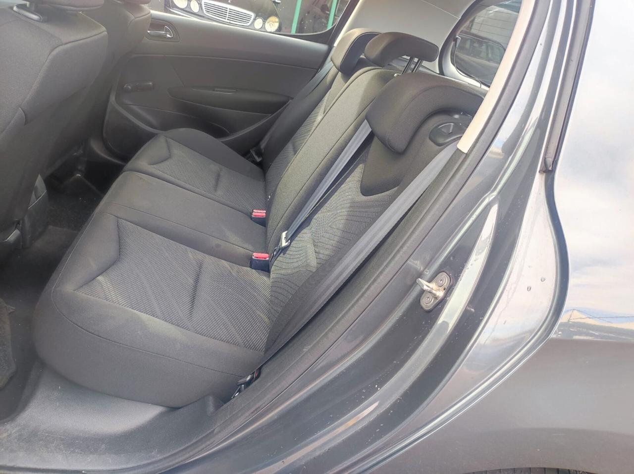 Peugeot 308 1.6 HDi 90CV 5p. Tecno