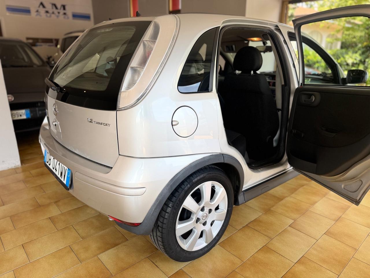 Opel Corsa 1.2i 16V cat 5 porte Silverline