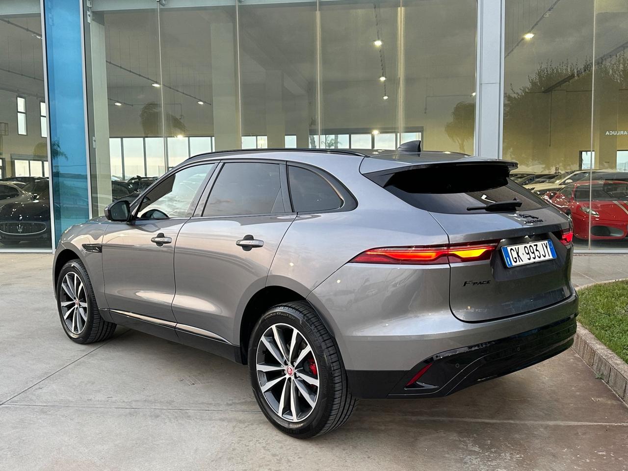 Jaguar F-Pace 2.0d SE 163cv AUTOCARRO N1 totalmente detraibile