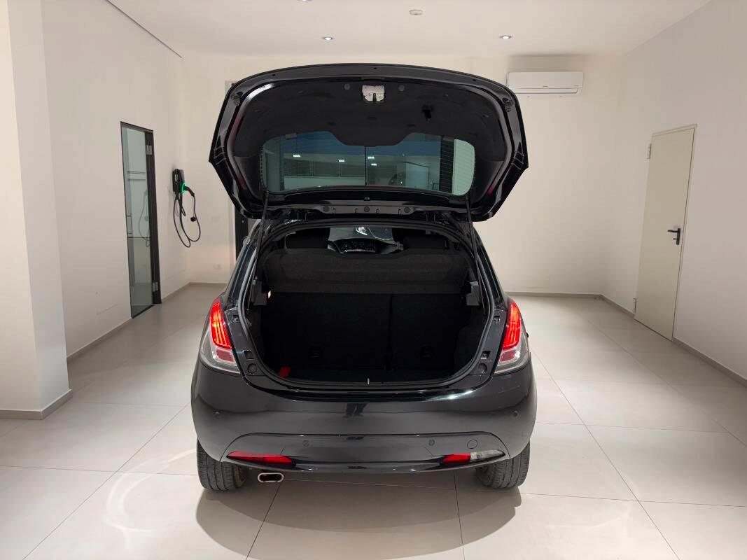 Lancia Ypsilon III 1.0 firefly hybrid Gold Plus s&s 70cv 5p.ti
