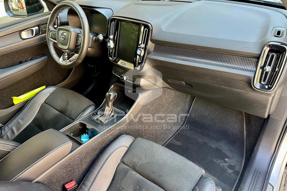 VOLVO XC40 T3 R-design