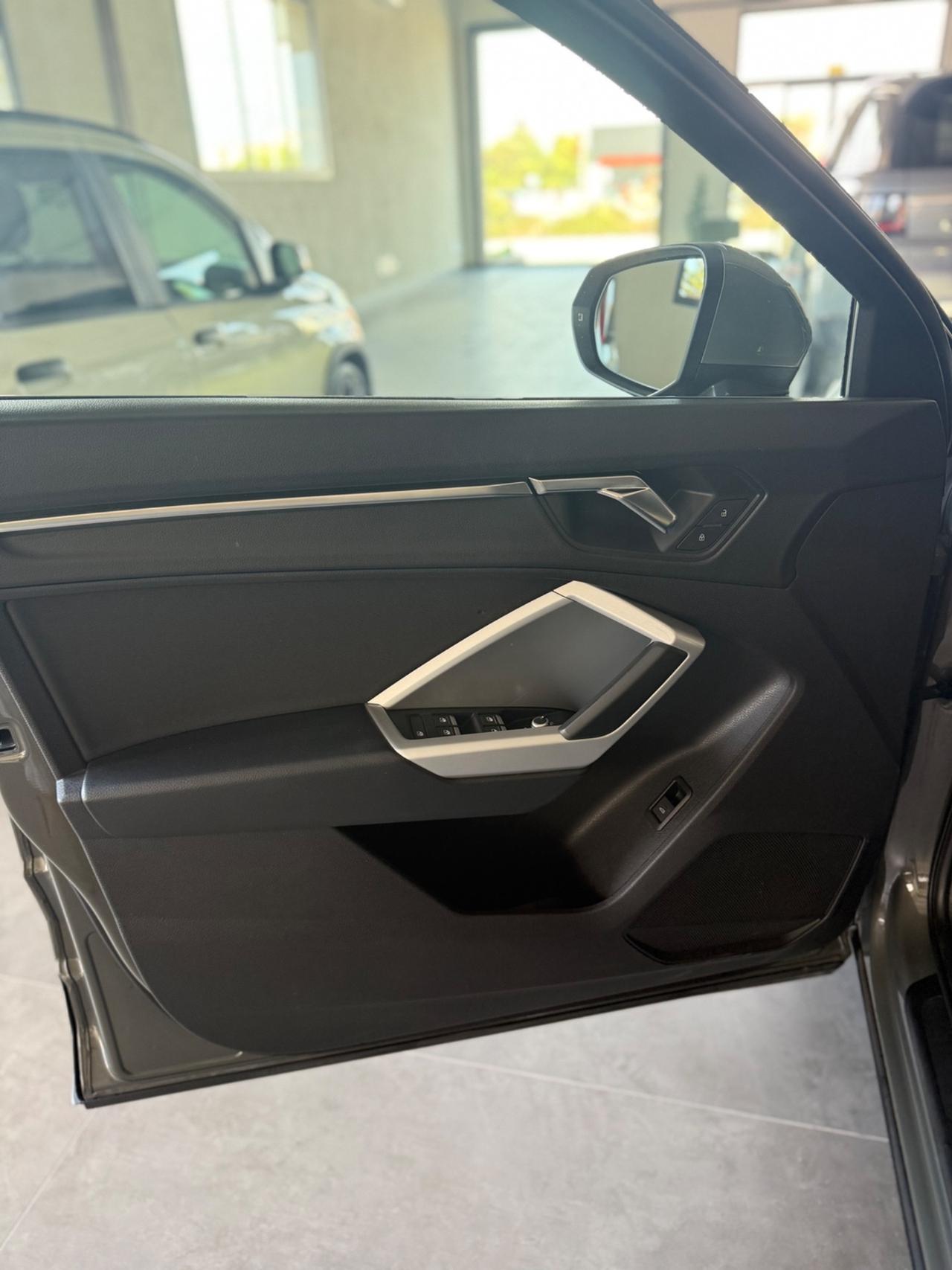 Audi Q3 SPB 35 TDI S tronic Business Plus