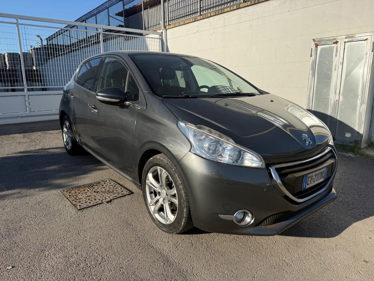 Peugeot 208 1.4 HDi 68 CV 5 porte Allure