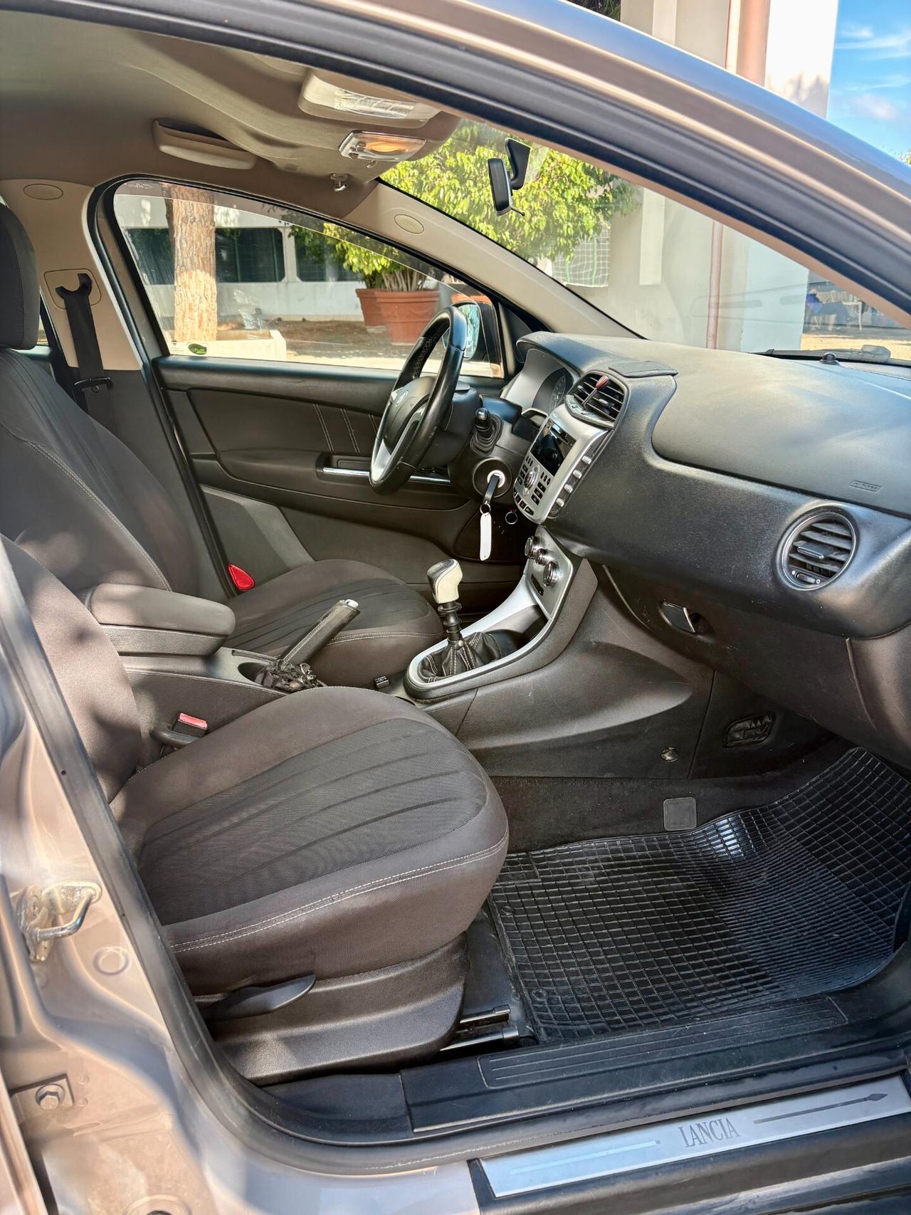 Lancia Delta 1.4 T-Jet 120 CV Oro Ecochic GPL