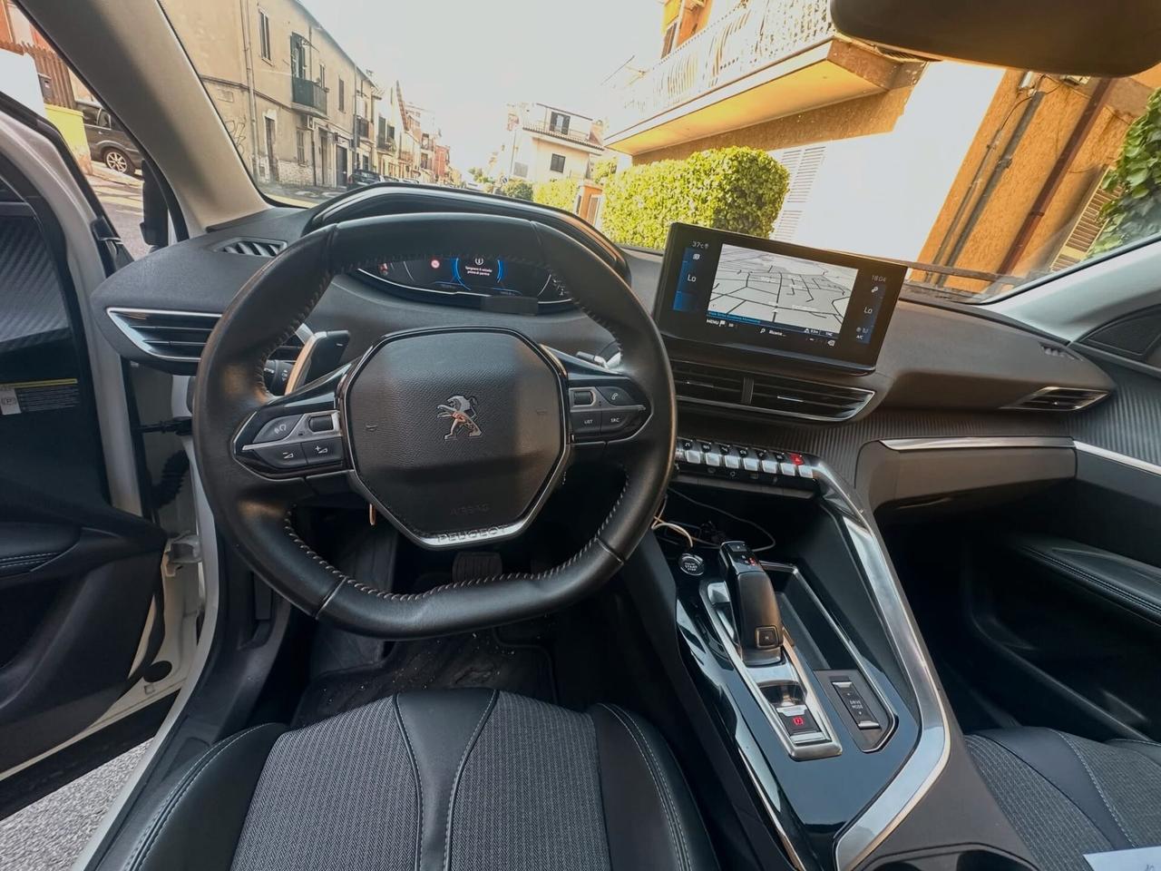 Peugeot 3008 1.5 BlueHDi 130cv Allure Pack AUTOMATICA NAVIGAZIONE CAMERA 360° RETROCAMERA PELLE FINANZIABILE