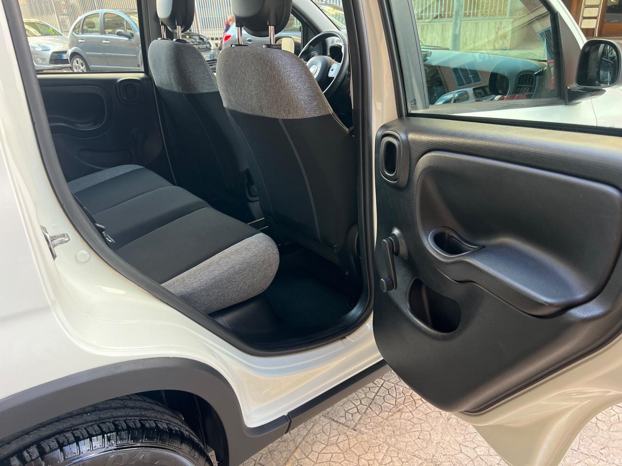 Fiat Panda 0.9 TwinAir Turbo Natural Power City Cross