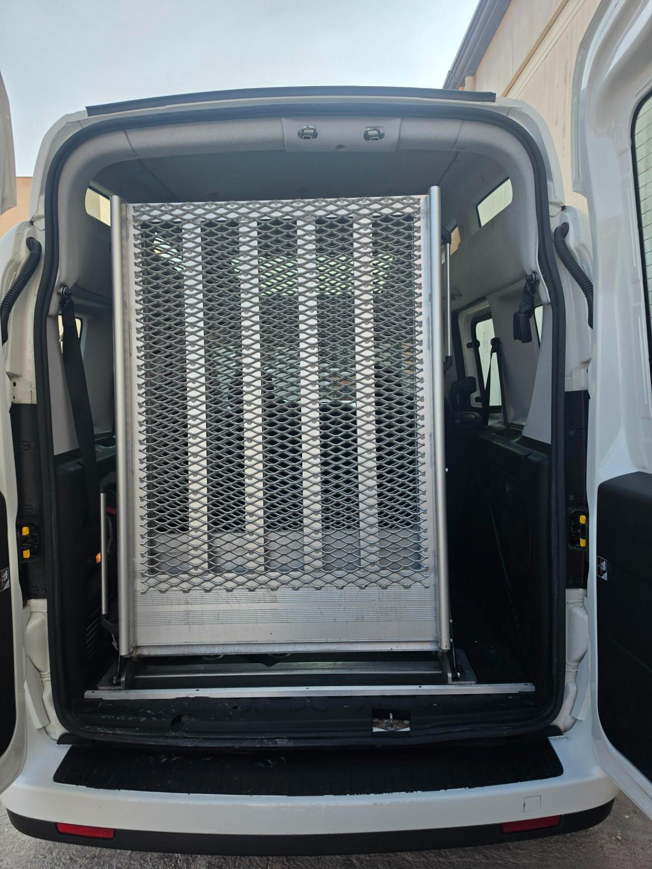 Fiat Doblò 1.6 MTJ 95CV Trasporto Disabili