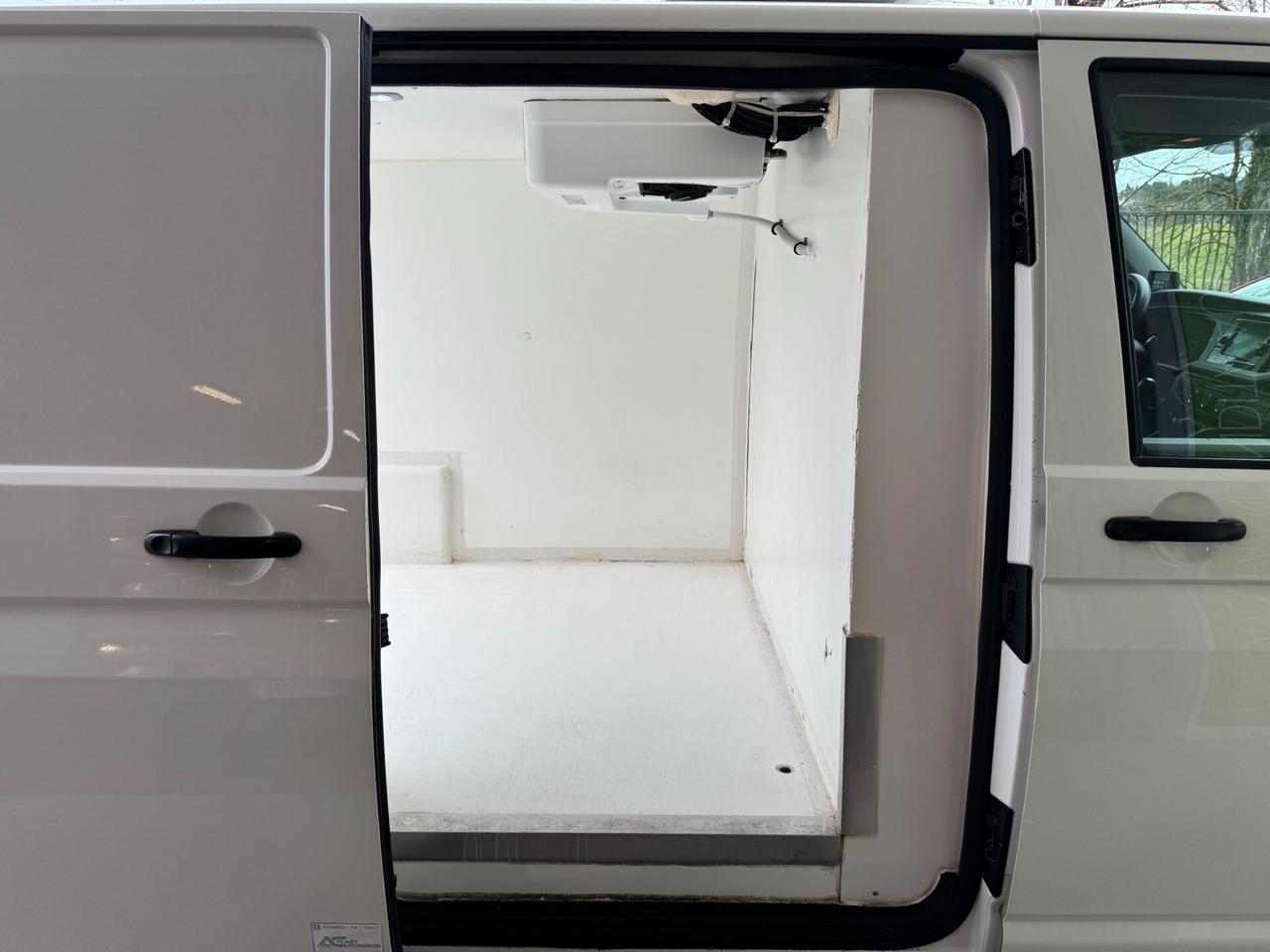 Volkswagen T6.1 Transporter 2.0TDI FRIGO FNAX 2027