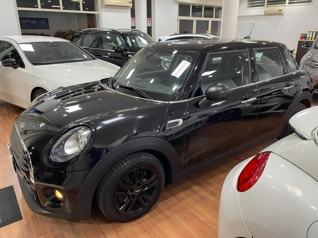 MINI 1.5 COOPER D 5Porte Automatica - 2015