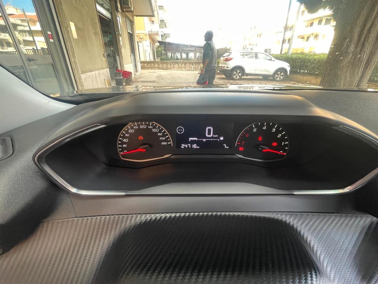 Peugeot 2008 PureTech 100 S&S Allure