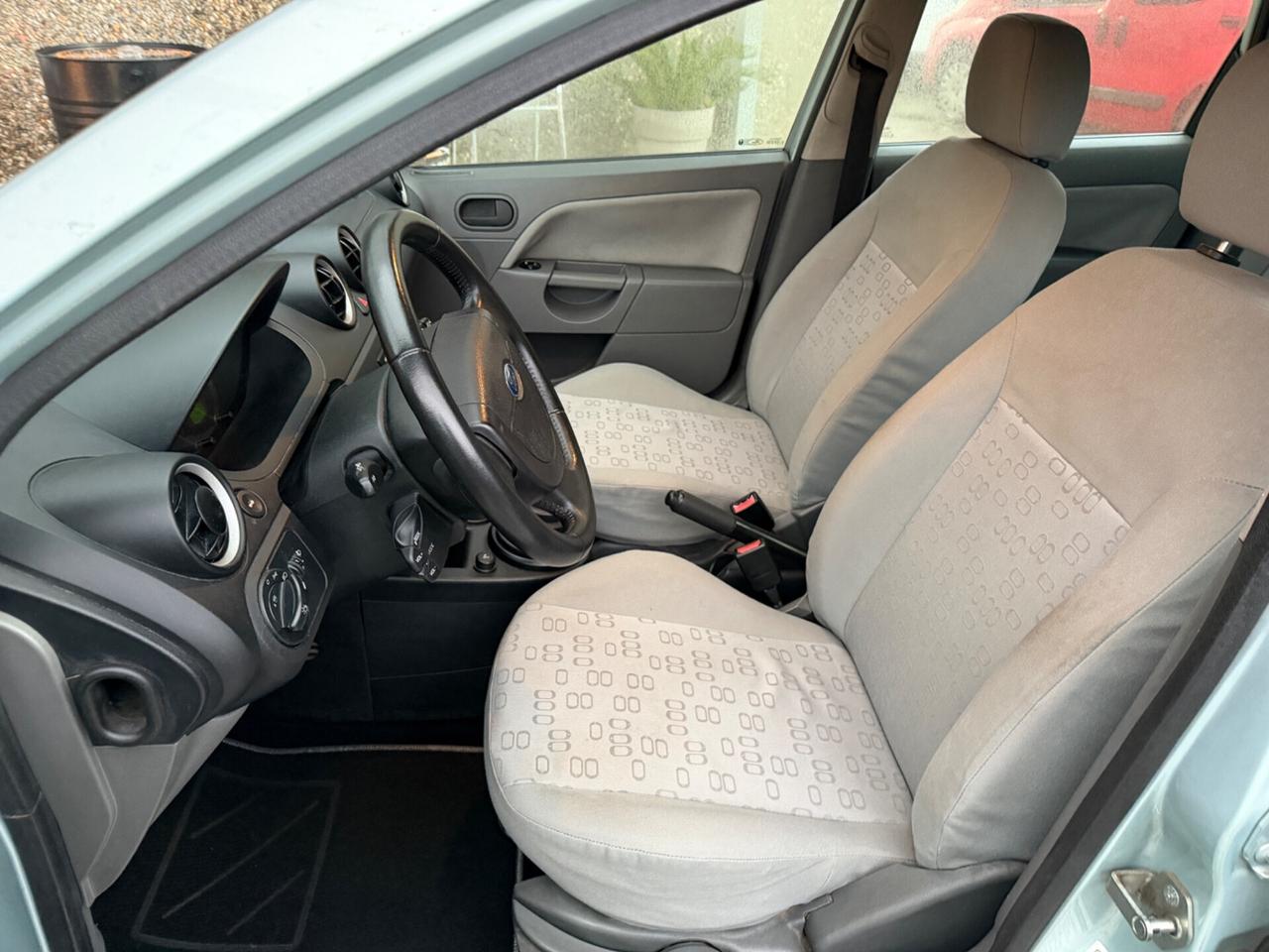 Ford Fiesta 1.2 benzina euro4 neopatentati