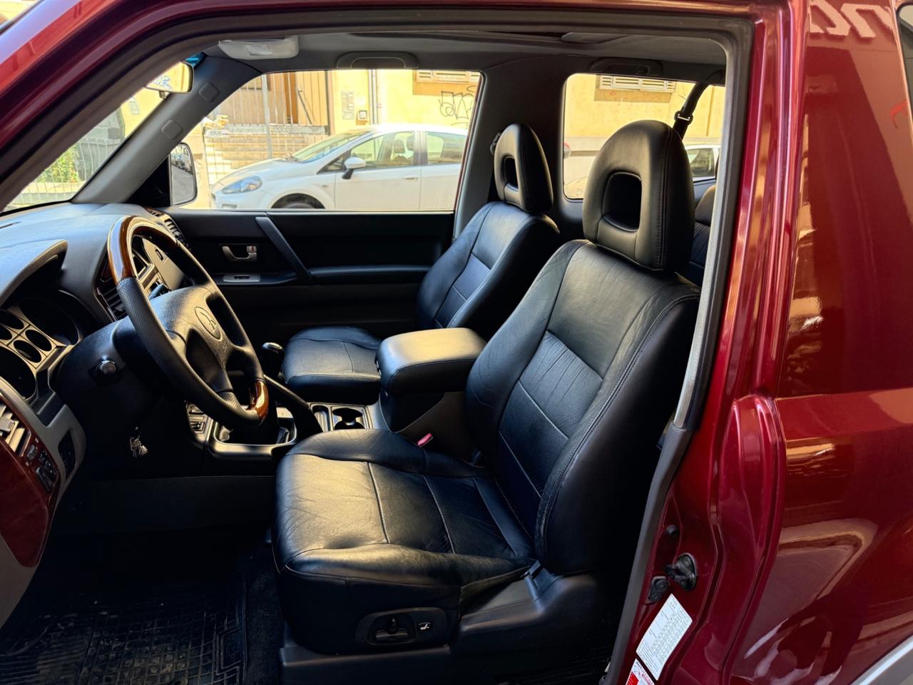 Mitsubishi Pajero 3.2 16V DI-D 3p. GLS2