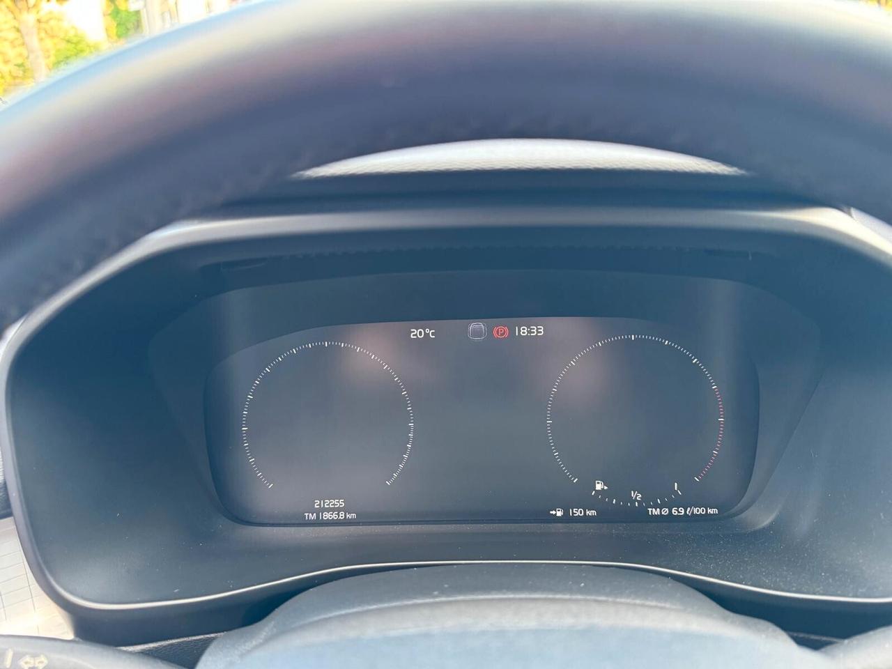 VOLVO XC40 D3 GEARTRONIC R-DESING 150cv
