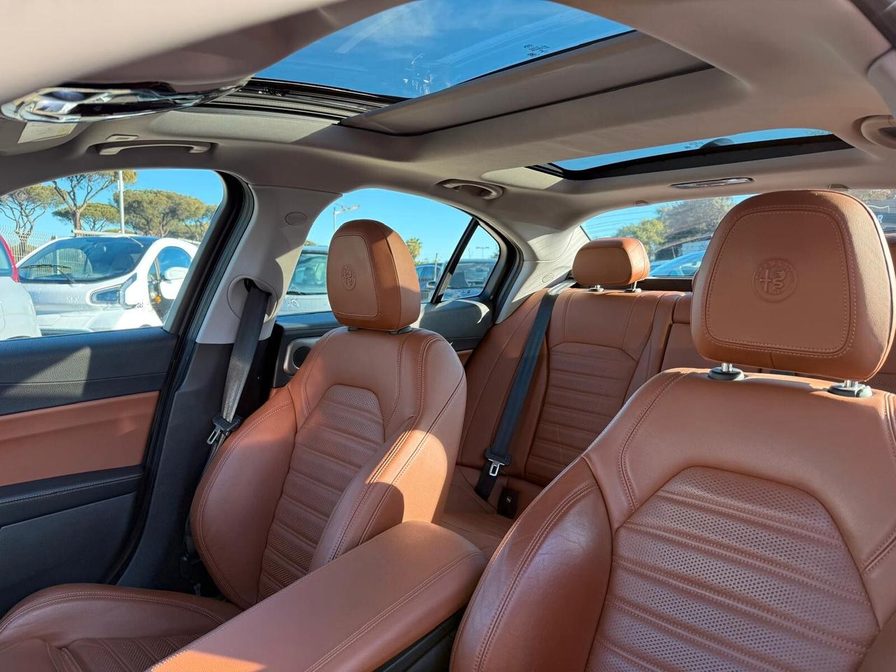 Alfa Romeo Giulia 2.2 Turbodiesel 210 CV AT8 AWD Q4 Veloce