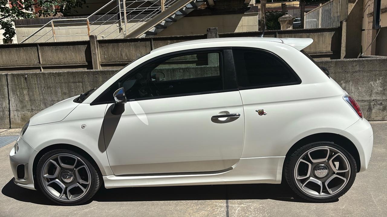 Abarth 500 1.4 Turbo T-Jet Custom