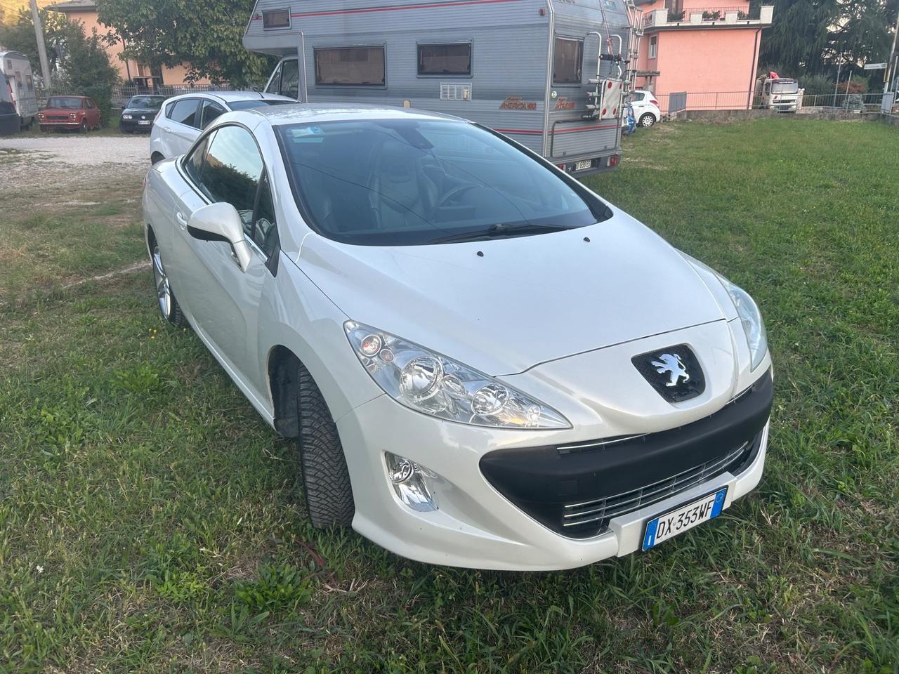 Peugeot 308 2.0 HDi 140CV CC Féline