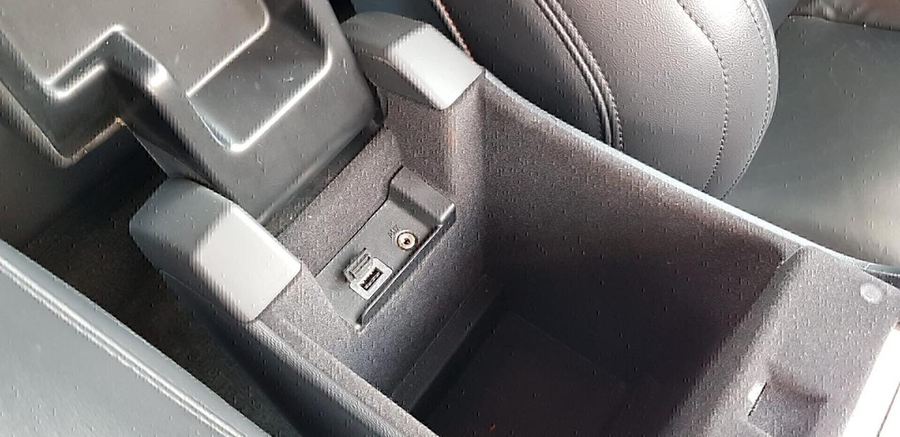 Volvo V60 2.0 d 150 cv D3 Geartronic Volvo Ocean Race,pelle,cambio automatico,navi,cruise control,cerchi 18