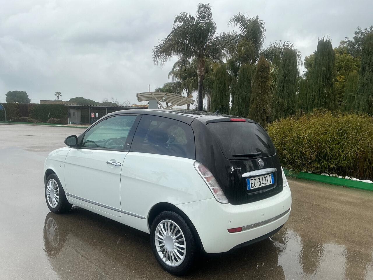 Lancia Ypsilon 1.2 Argento