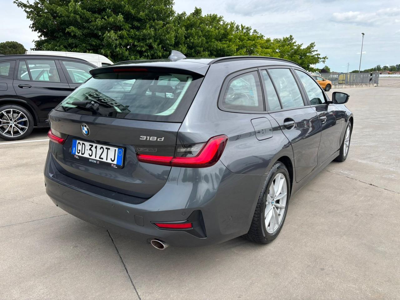 BMW 318 d Touring mhev 48V Business Advantage auto