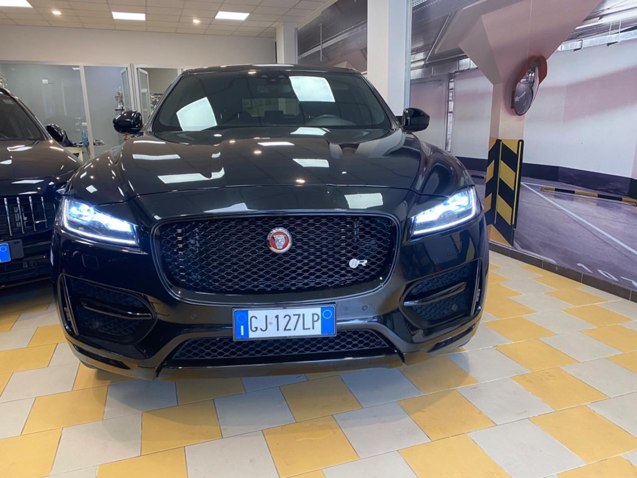 Jaguar F-Pace 3.0 D V6 300 CV AWD aut. R-Sport