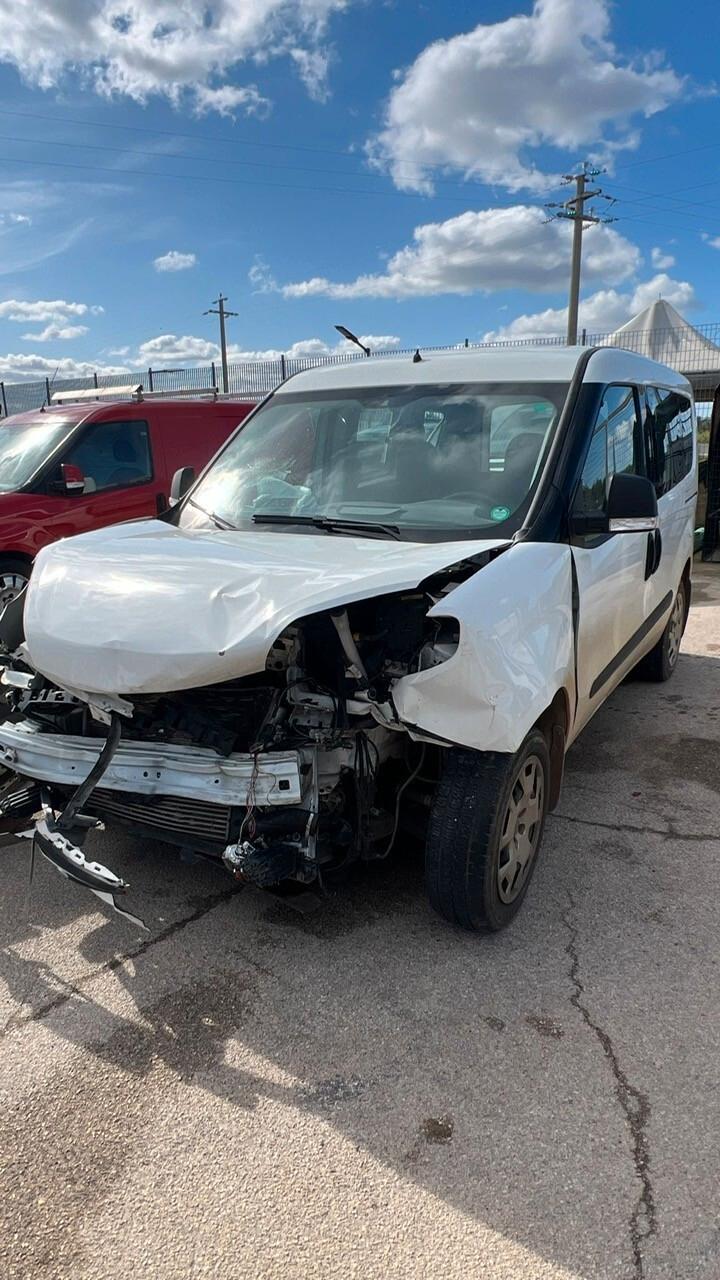 Fiat Doblo Doblò 1.4 T-Jet 16V Natural Power Lounge incidentato