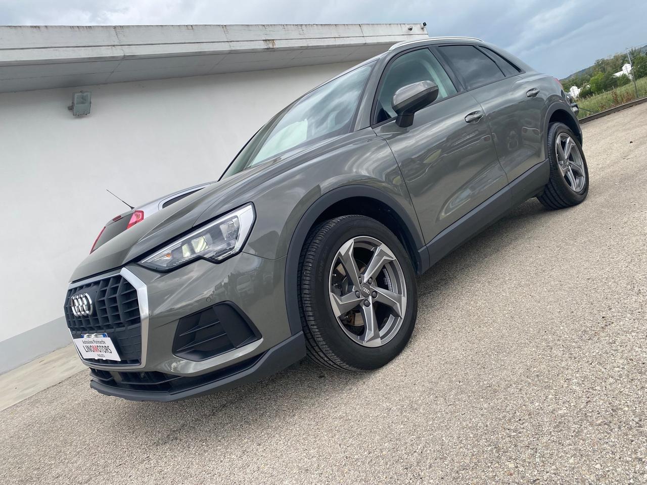 Audi Q3 35 2.0 tdi Business s-tronic N1 Autocarro 150cv