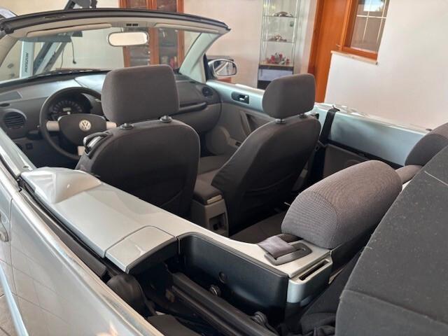 Volkswagen New Beetle 1.4 16V Cabrio