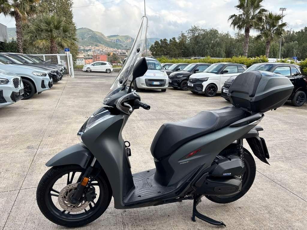 Honda SH 150 2022 / KM 15.000 Tua a solo 34 Euro al mese