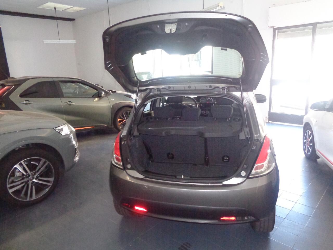 Lancia Ypsilon 1.2 69 CV 5 porte Gold (Finanziabile)