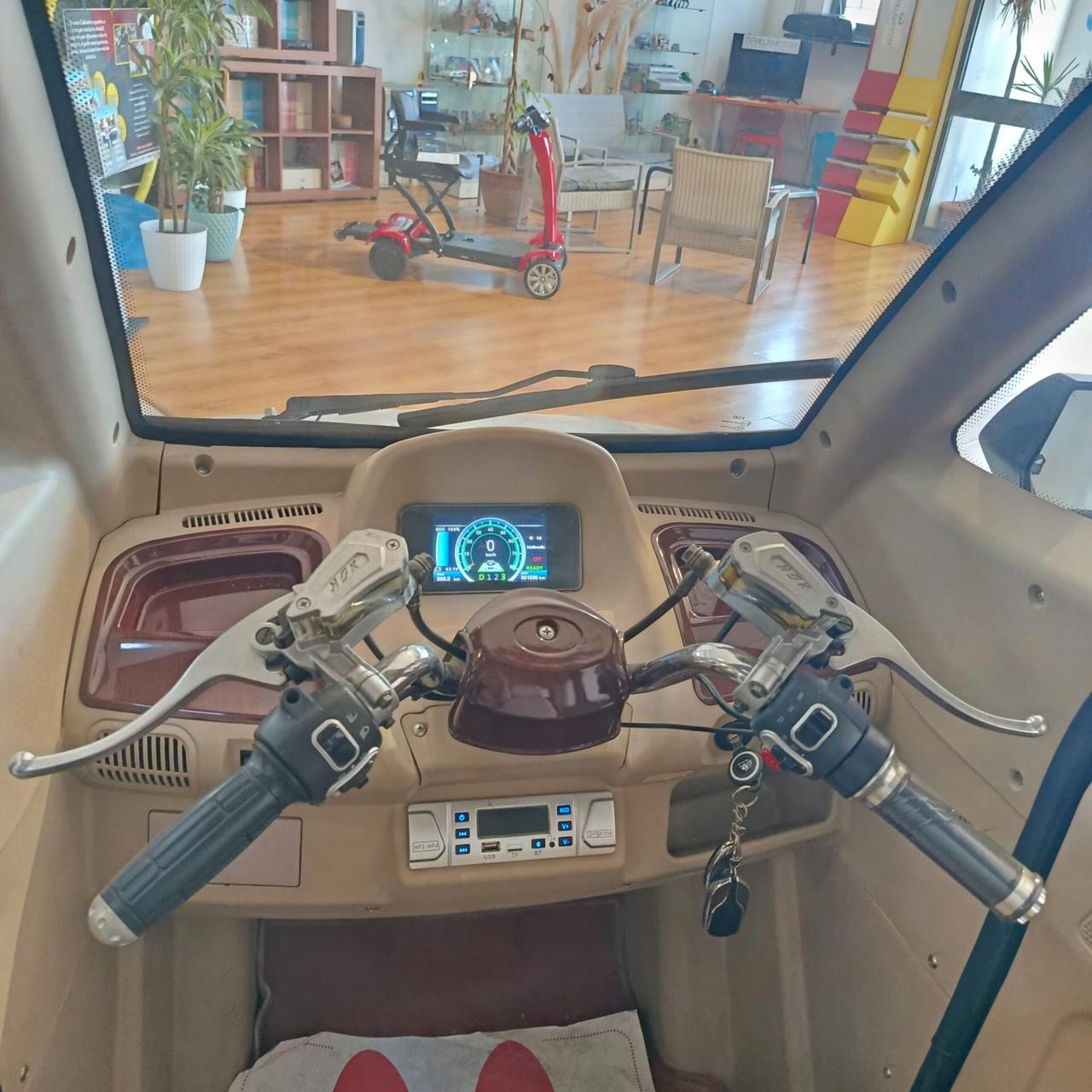 SGOMMINA CLASSIC - CABINATO ELETTRICO SENZA PATENTE