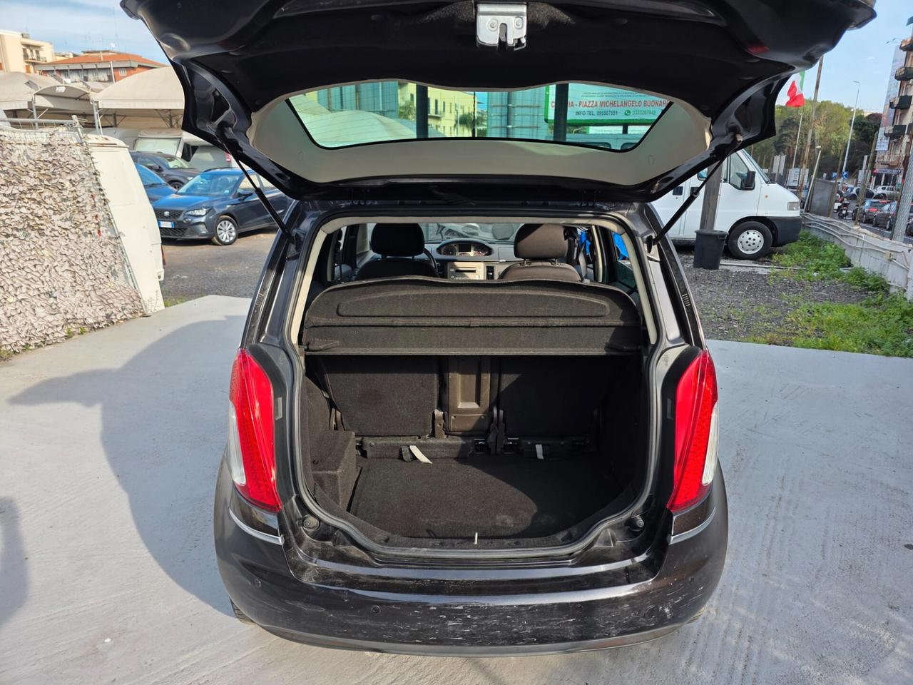 Lancia MUSA 1.3 Mjt 95CV Platinum X NEOPATENTATO ZAMPOGNAUTO CT