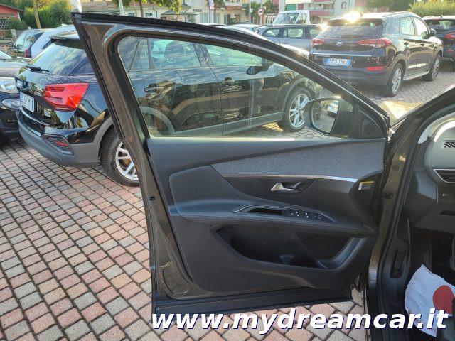 PEUGEOT 3008 BlueHDi 130 S&S Allure