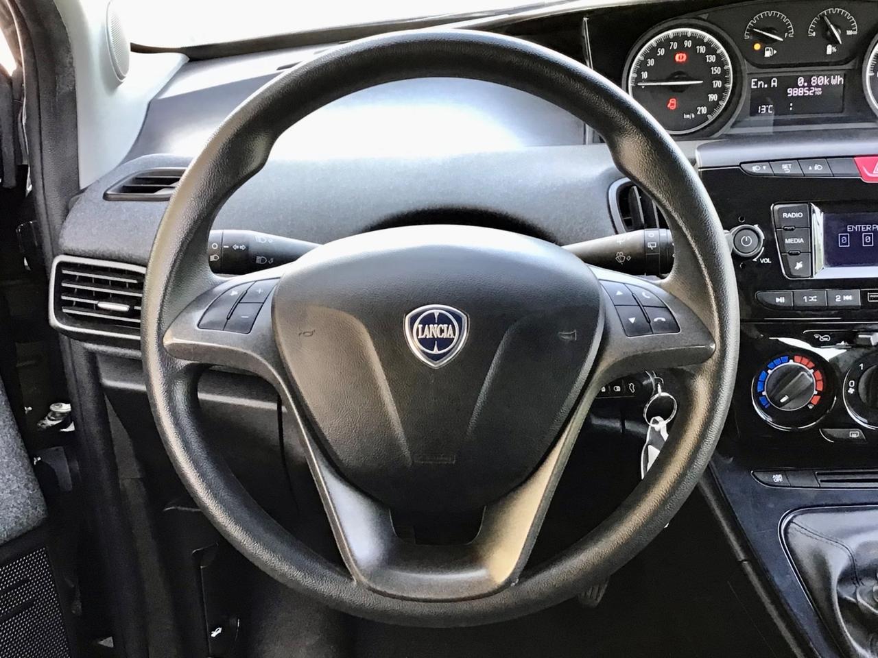 Lancia Ypsilon 1.0 70Cv FireFly 5 porte Hybrid Silver