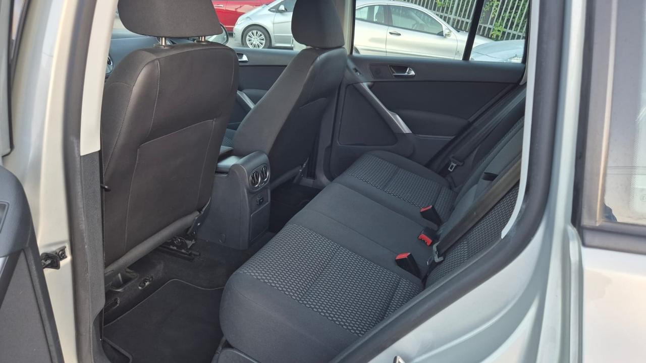 Volkswagen Tiguan 2.0 16V TDI DPF Sport & Style (18°)