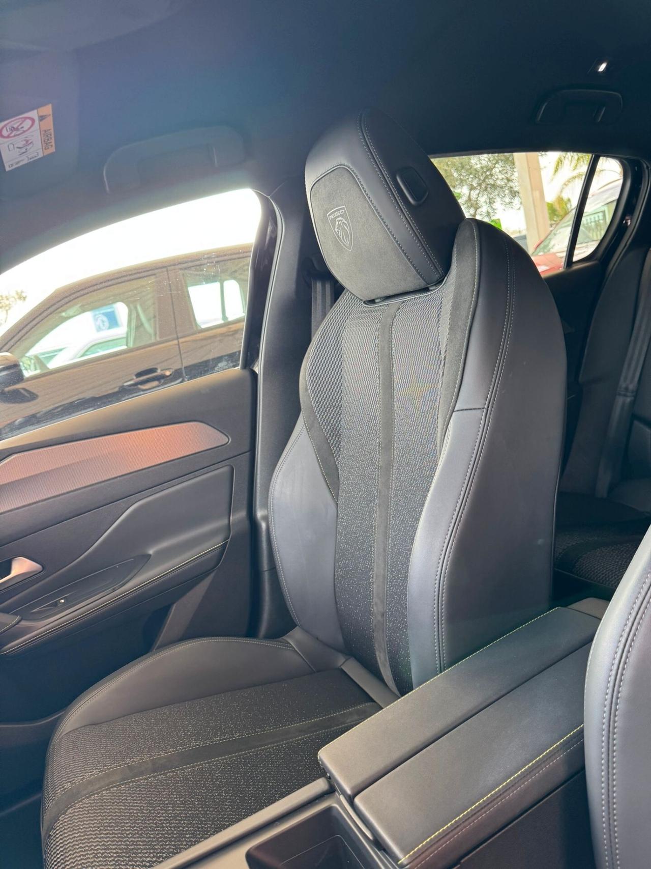 Peugeot 308 Hybrid 136 e-DCS6 GT