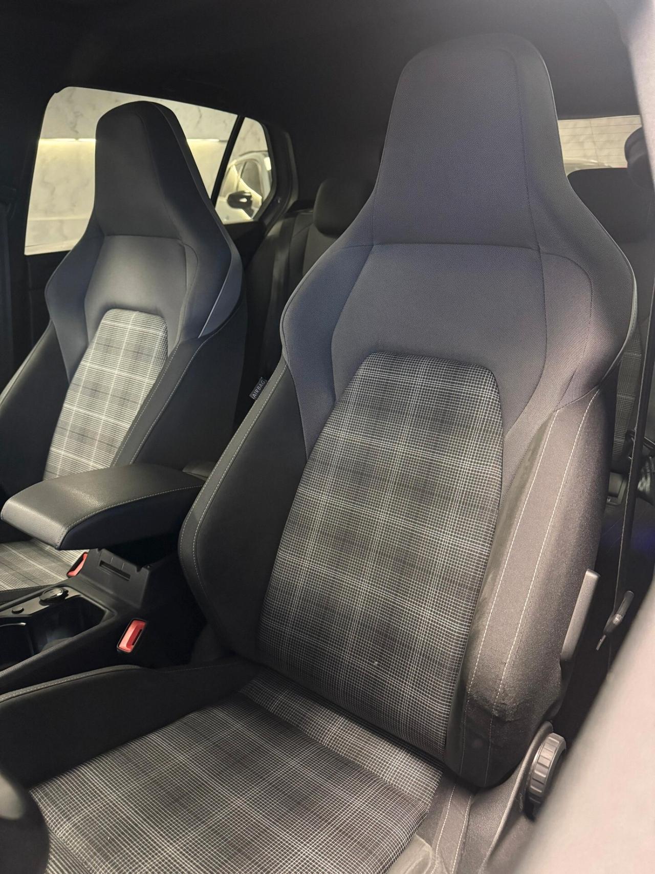 VOLKSWAGEN GOLF 8 GTD 2.0 TDI SCR 200CV AUTO DGS 2024