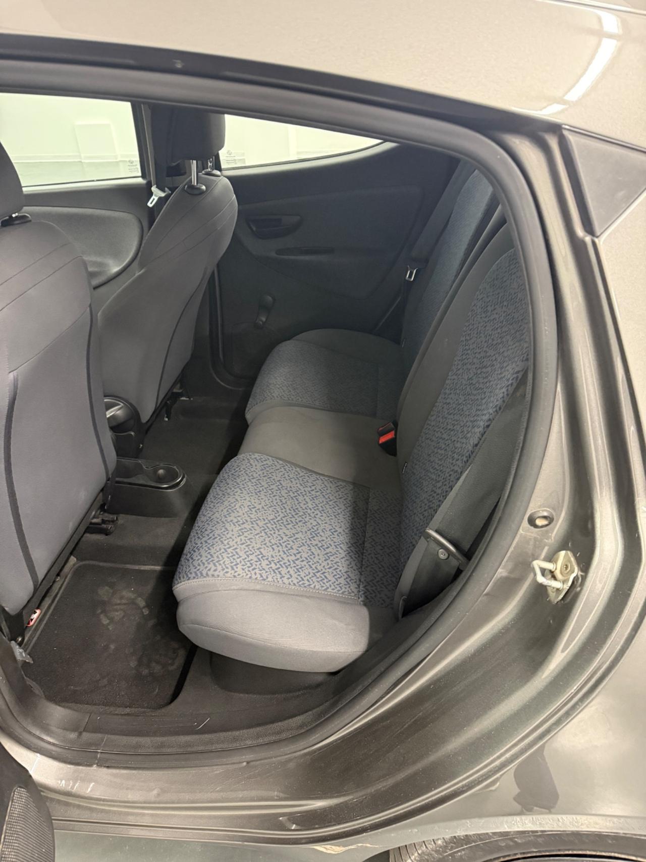 Lancia Ypsilon 1.0 FireFly 5 porte S&S Hybrid Ecochic A. Ferretti