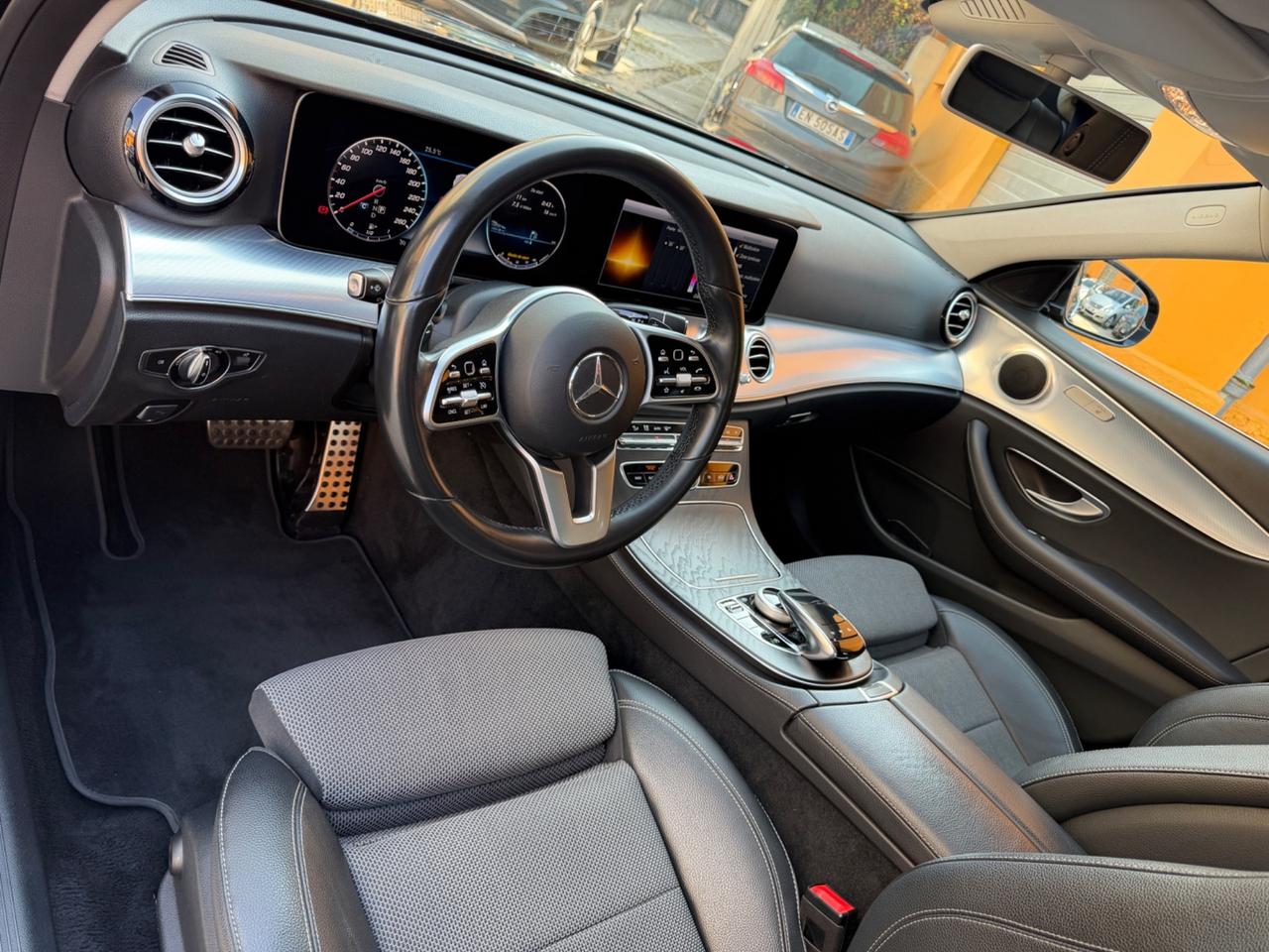 Mercedes-benz E 200 d Auto Premium Plus