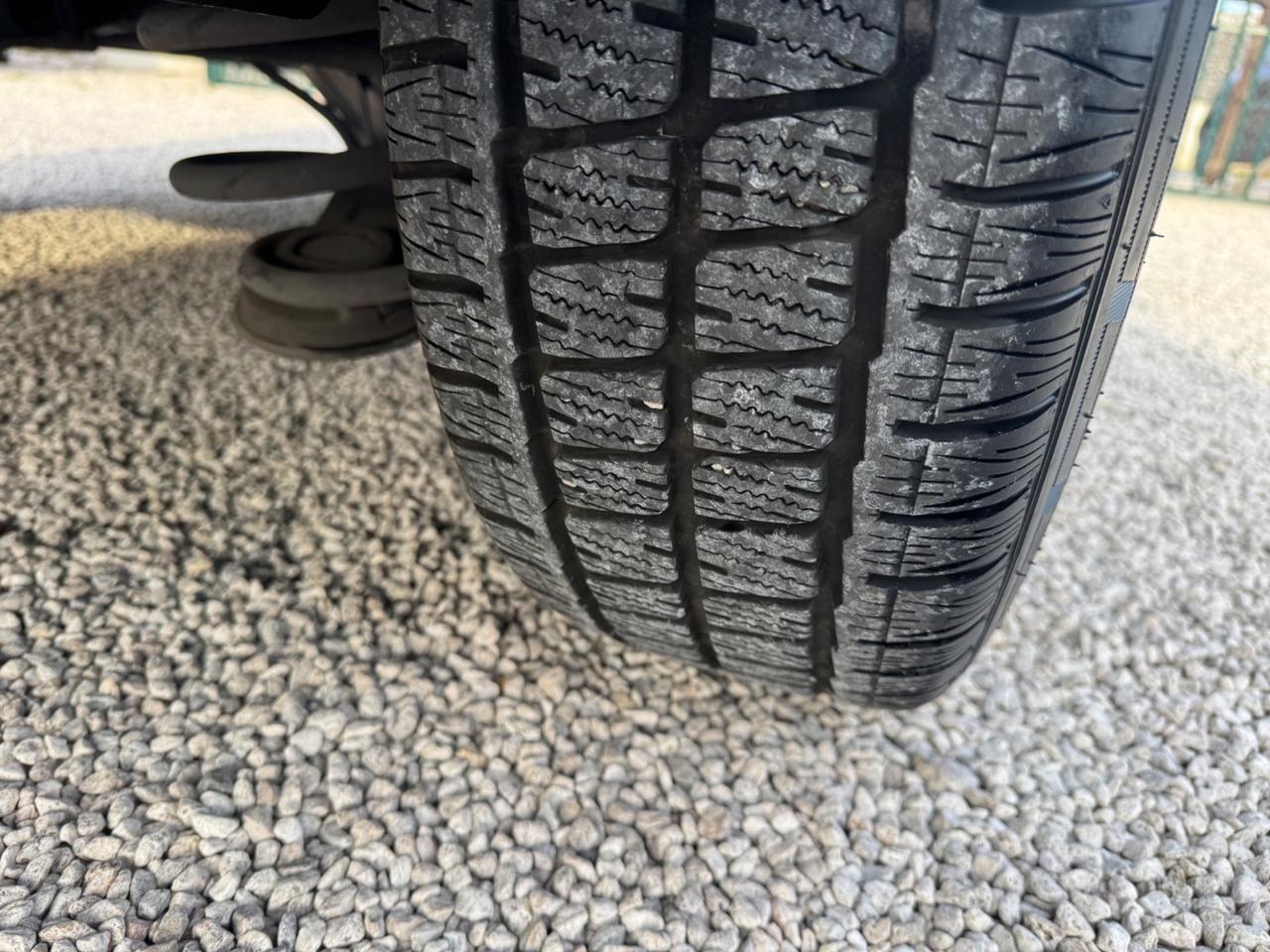 Opel Vivaro passo lungo trasporto farmaci HACCP