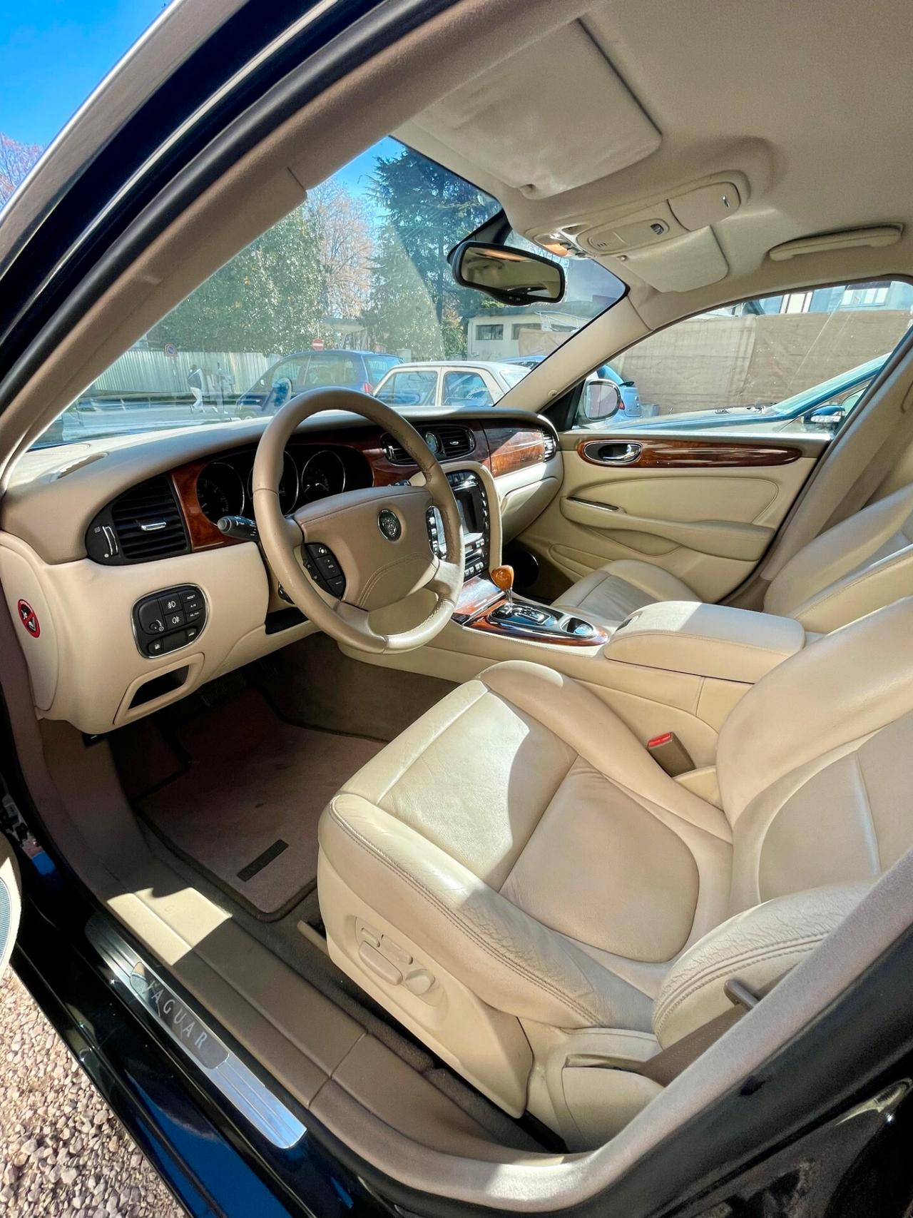 Jaguar XJ6 3.0 V6 238CVUNICOPROPRIETARIO