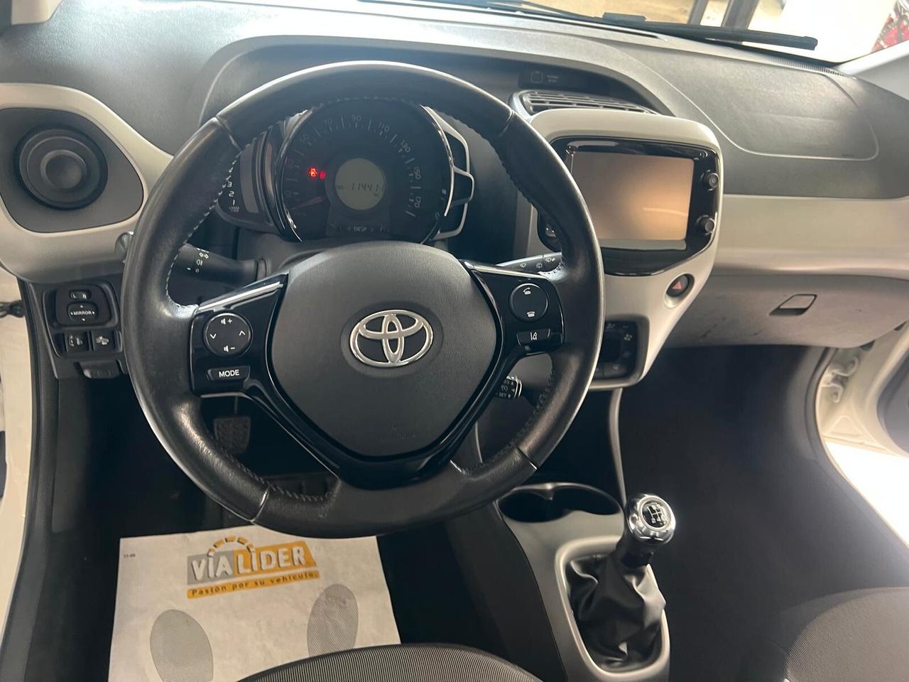 Toyota Aygo 1.0 VVT-i 69 CV 5 porte x-cool TSS