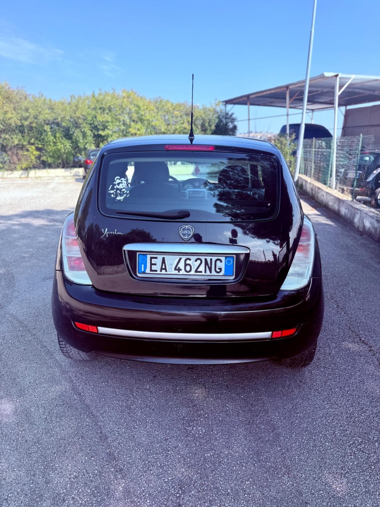 Lancia Ypsilon restayling 1.2 benzina Unicaproprietà